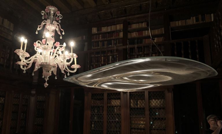 Arturo Tedeschi, horizON lamp, Venezia, Palazzo Loredan. Photo Arturo Tedeschi