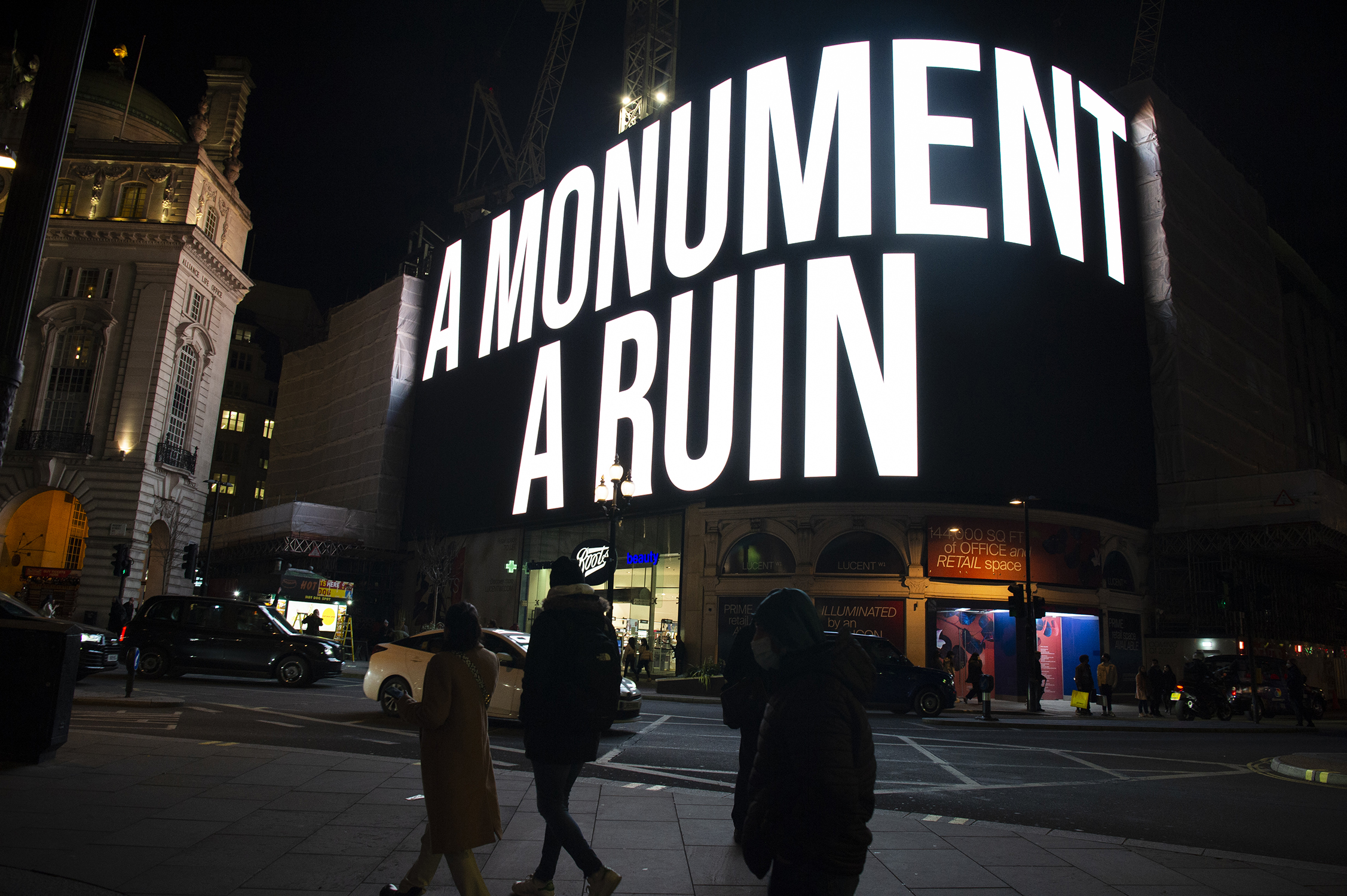 CIRCA and Pompeii Commitment present A Monument A Ruin by Cassandra Press, 2022 London, Piccadilly Lights © CIRCA 04