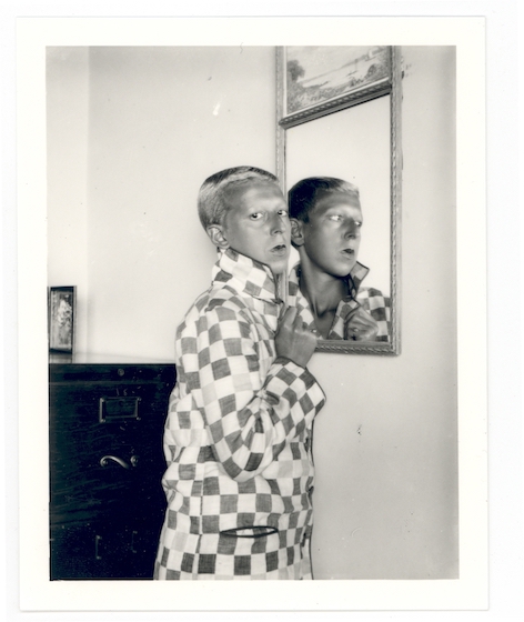 Claude Cahun Self-portrait (kneeling, naked, with mask) 1928. Courtesy of Jersey Heritage Collections © The estate of Claude Cahun