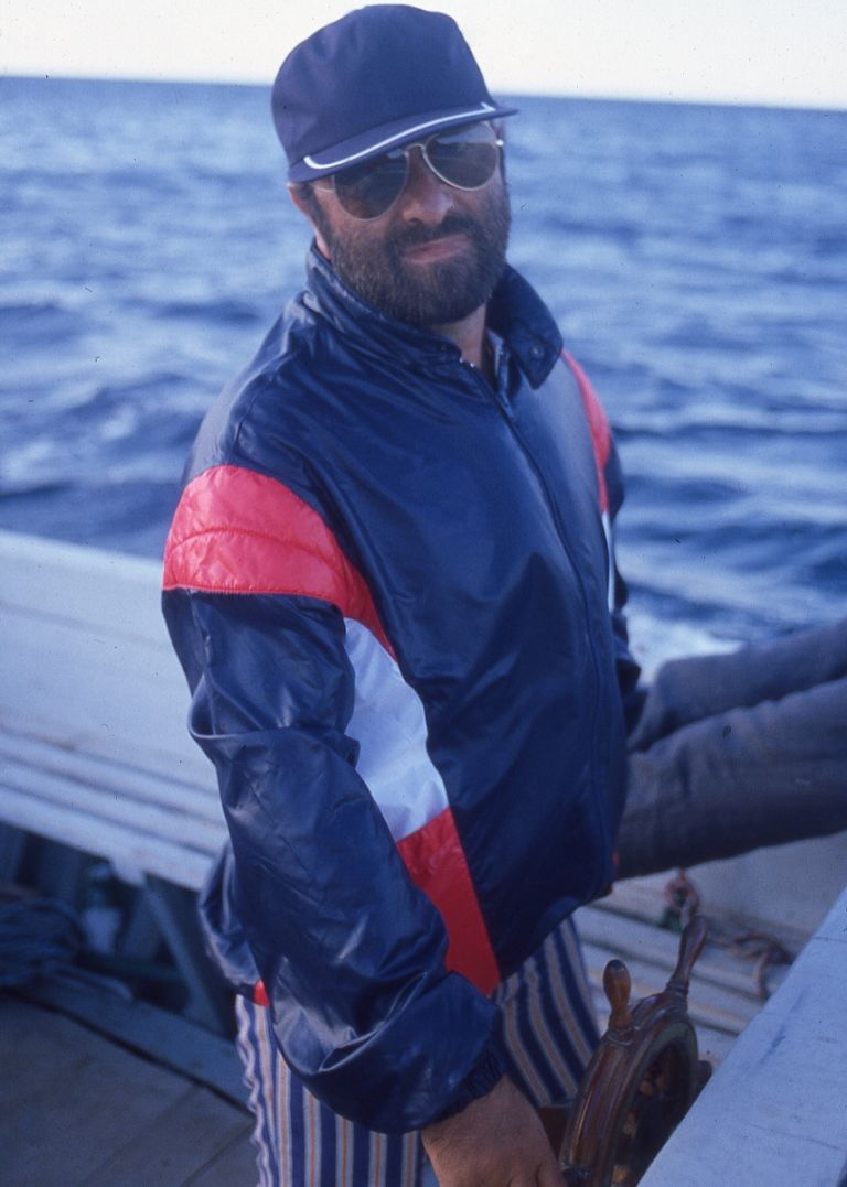 Lucio Dalla in barca, Foto di A. Lo Giudice
