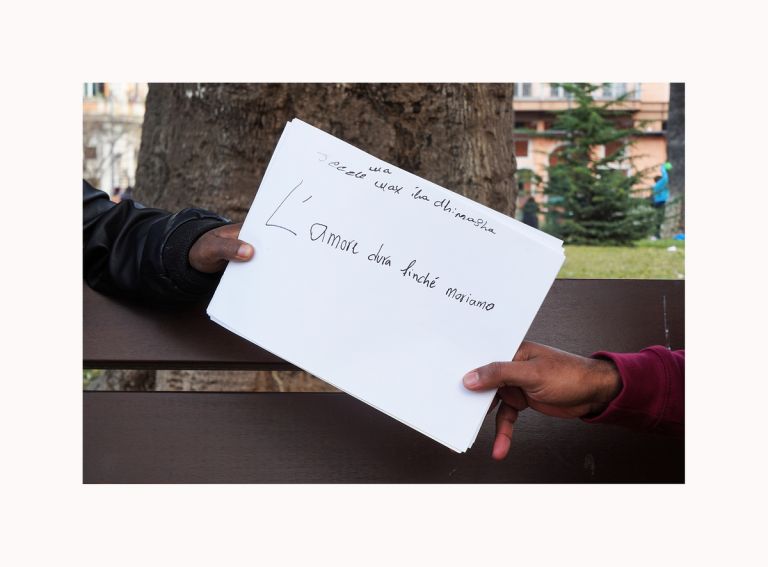 Quanto dura l’amore? Il reportage fotografico di Marzia Bianchi per le strade di Roma