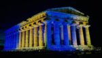 Paestum illuminata con i colori dell'Ucraina