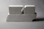 Paolo Icaro, Un, due, tre, 1998, gesso, 14 x 30 x 7 cm. Photo credits Gaia Schiavinotto. Collezione privata