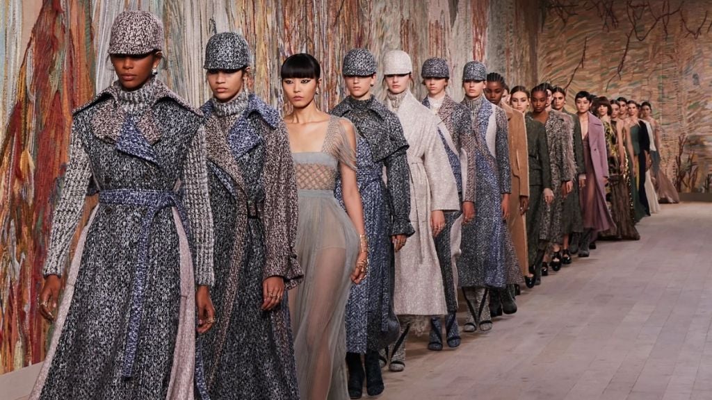 L’alta moda sulle passerelle della fashion week di Parigi
