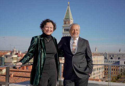 Roberto Cicutto e Cecilia Alemani_Photo by Andrea Avezzù_Courtesy La Biennale di Venezia_5011