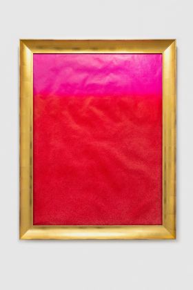 Serena Fineschi, Ingannare l'attesa (Pink and Red), Trash Series, 2021, penna Bic Cristal rosa e rossa su carta, 116 x 150 cm. Photo Enrico Fiorese