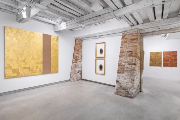 Serena Fineschi, Sacro e Profano, installation view at Marignana Arte, Venezia 2021-22. Photo Enrico Fiorese