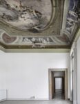 Ceiling of Palazzo Diedo’s front side room of the piano nobile with eighteenth-Century frescoes with large allegorical figures, surrounded by cherubs and cupids Imeneo con divinità dell’Olimpo by Costantino Cedini, 1795. Ph. ©Alessandra Chemollo, courtesy of Berggruen Arts & Culture