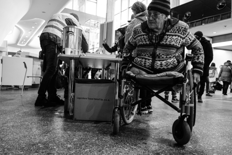 Centro di accoglienza per rifugiati ucraini alla stazione centrale di Varsavia, Polonia. Foto di Francesco Faraci