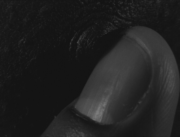 Steve McQueen, Cold Breath, 1999 (still), Film 16mm in bianco e nero, 10’ © Steve McQueen, Courtesy l’artista, Thomas Dane Gallery e Marian Goodman Gallery
