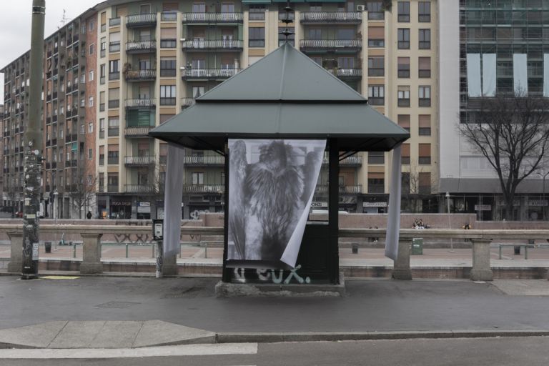 Daniele Marzorati, Gipeto Barbatos, Asmara, 2020-2021, stampa UV su airtext, 140 x 180 cm