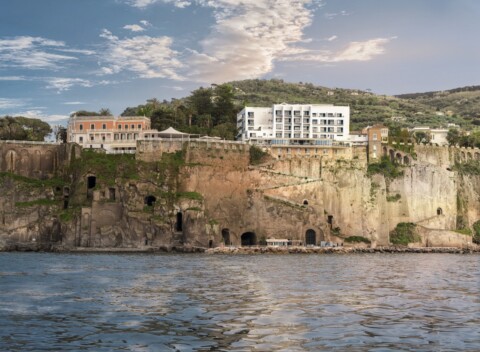 Sorrento (NA) veduta di villa cortchacow e Hotel Parco dei Principi 