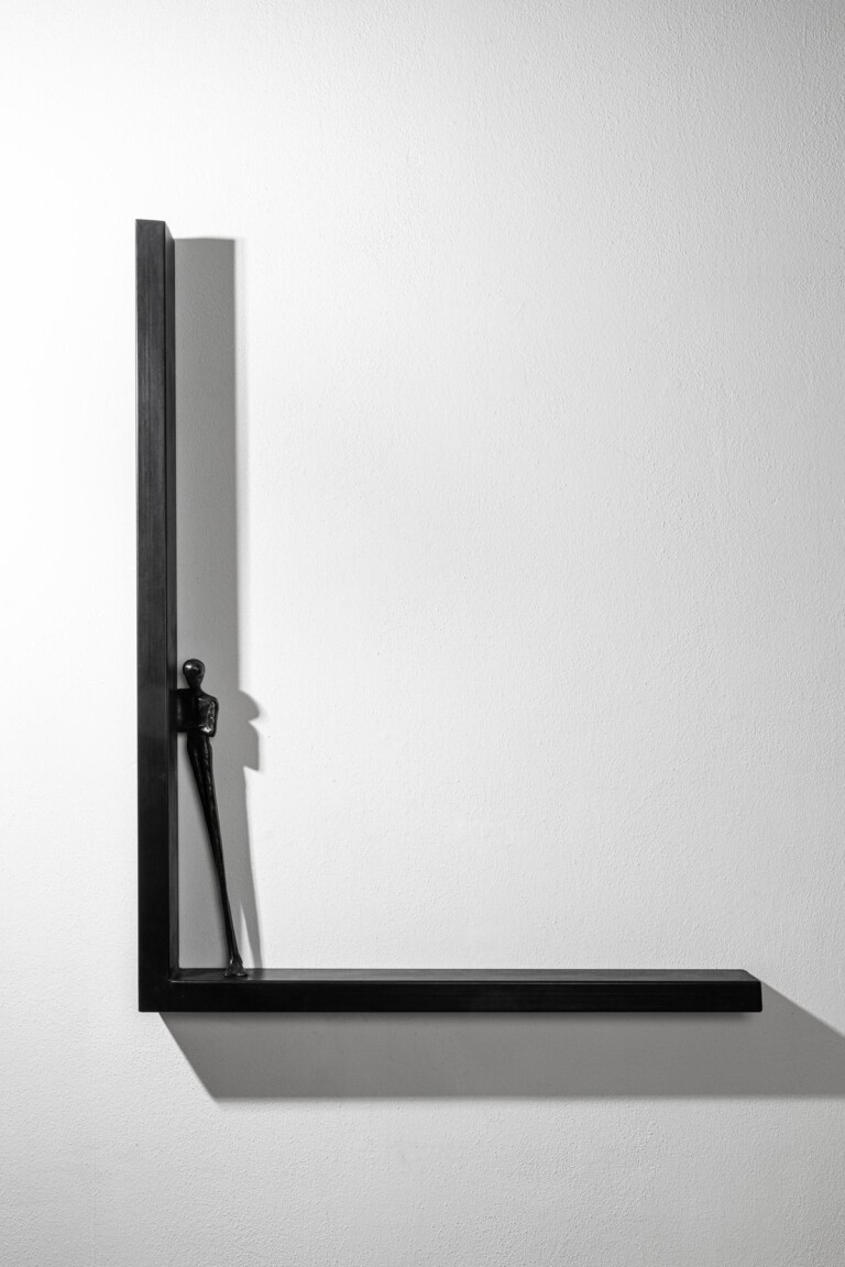 Alex Pinna, Senza titolo, 2021, bronzo e ferro, cm 100x80x8,6, ed. 6+1