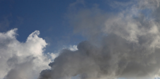 Almut Linde, Dirty Minimal 70.1 Sea of Clouds 29.3 Tons CO2, 2012, video still © the artist. Courtesy PSM, Berlino