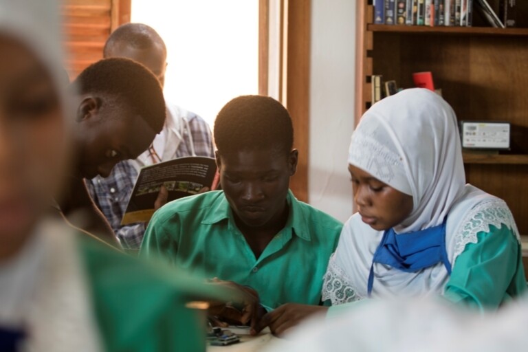 Art and Engineering workshop at SCCA Tamale Library, 2021. Photo Patrick Nii Okanta Ankrah. Courtesy SCCA Tamale