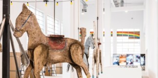 Bertille Bak, Le berceau du chaos, 2022, particolare, installazione elettromeccanica, metallo, legno, 5x5 m. Produzione Fondazione Merz