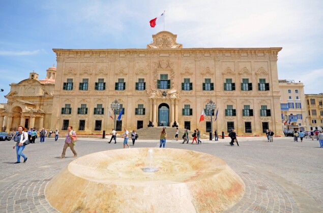 Castille Square, Valletta