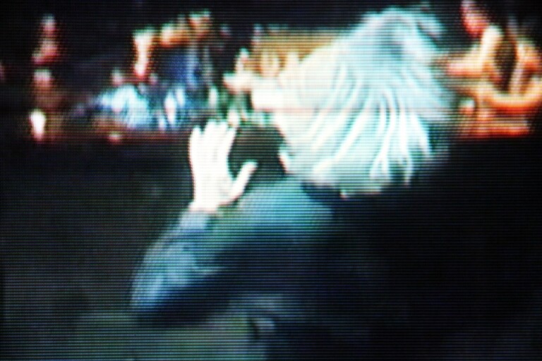 Clément Cogitore, Assange Dancing, 2012, video, 6'56''. Courtesy Chantal Crousel Consulting & Galerie Reinhard Hauff