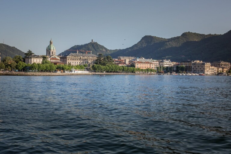 Como vista dal lago