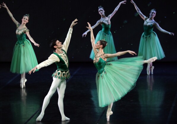Emeralds, coreografia George Balanchine ļ The George Balanchine Trust. Photo Brescia e Amisano ļ Teatro alla Scala