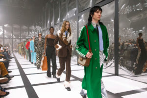 Gucci torna a sfilare a Milano con “Exquisite Gucci”. Il report dalla fashion week