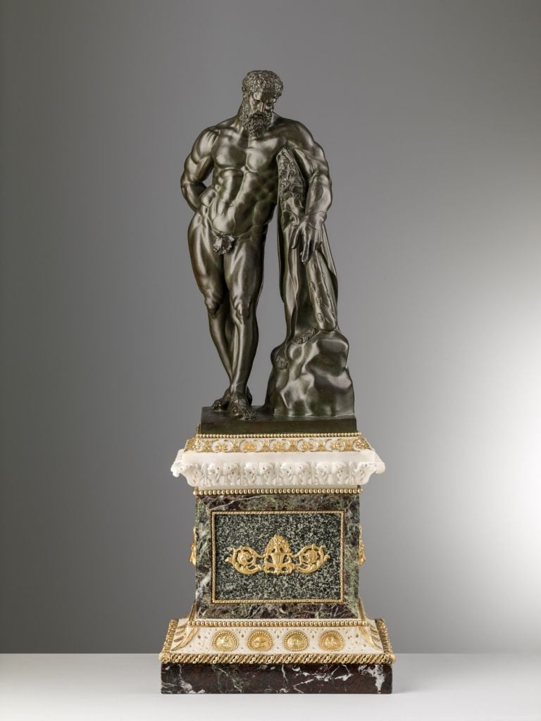 Francesco Righetti, Ercole Farnese, 1789, bronzo su base in marmi e bronzo dorato, h. complessiva 62,5 cm. Collezione privata. Courtesy Walter Padovani, Milano. Photo credits Arrigo Coppitz, Firenze