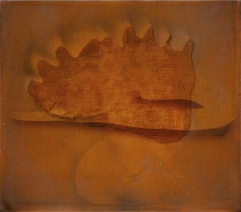 Giuseppe Adamo, Larva, 2021. Acrilico e laser print transfer su tela, 30 x 40 cm. Courtesy l'artista