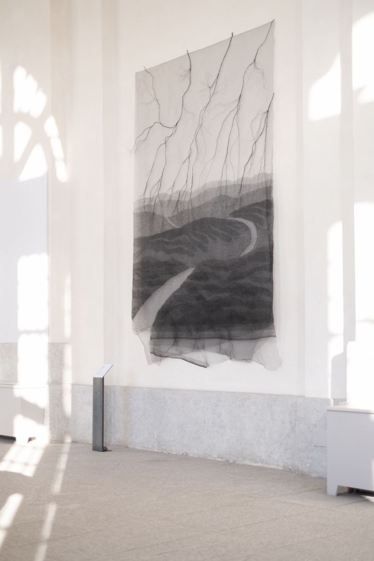 Hilario Isola, Tempesta, 2022, reti antigrandine cucite a mano, cm 300x200. Installation view at Reggia di Venaria, 2022
