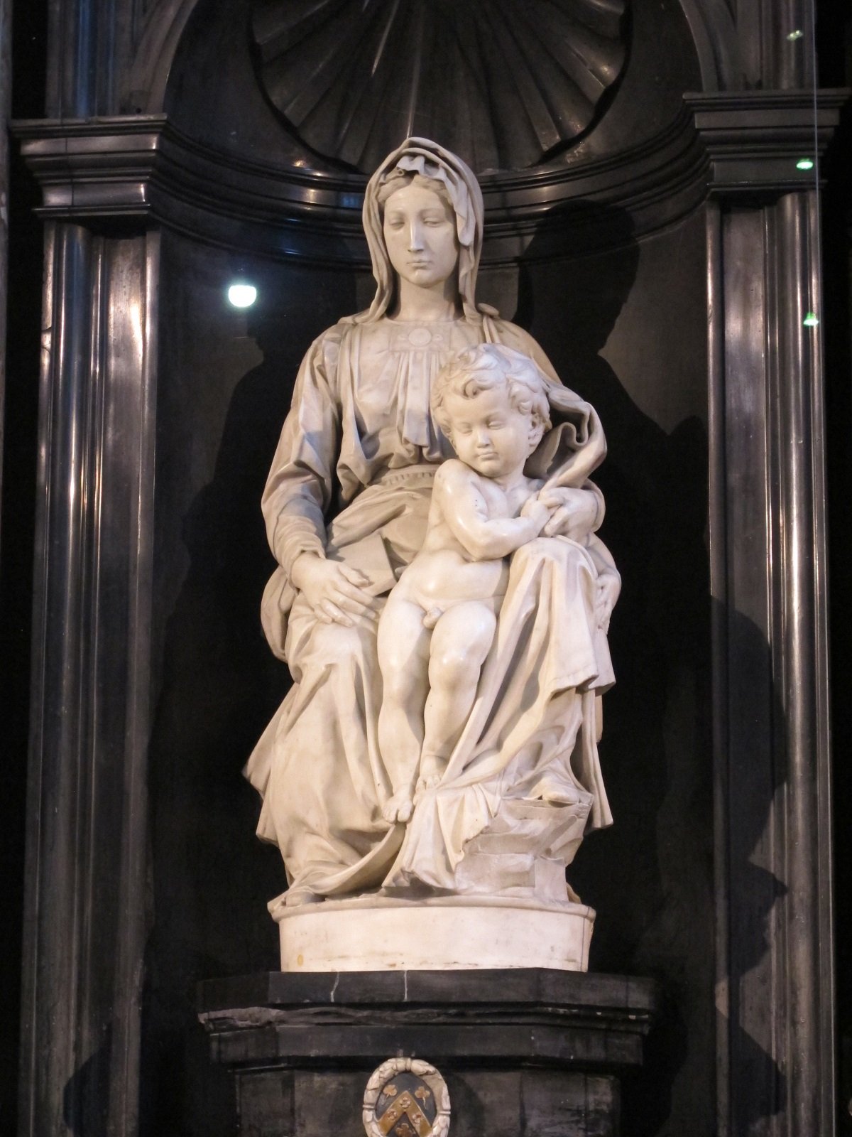 Michelangelo, Madonna di Bruges foto sailko