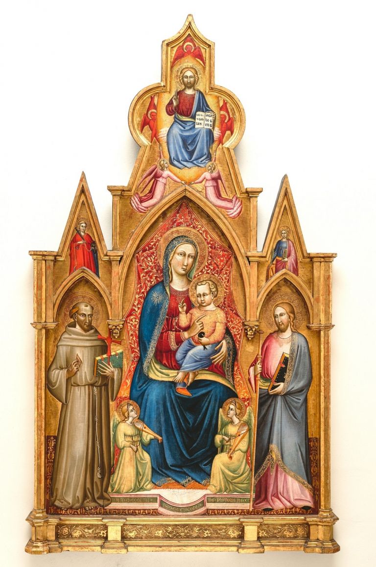 Nanni di Jacopo di Nuto, Madonna col Bambino in trono fra due angeli musicanti e san Francesco d’Assisi e san Giacomo Maggiore, tempera su tavola, 1404. Pistoia, Collezione Oriana e Aldo Ricciarelli