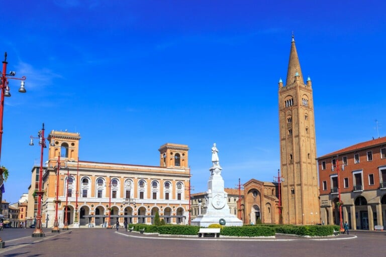 Piazza Saffi, Forlì