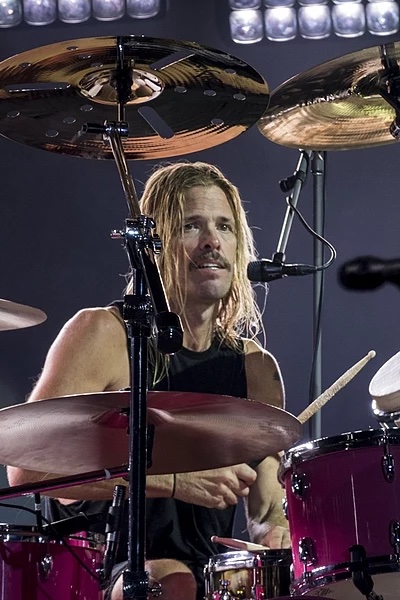 Taylor Hawkins, Performance of American rock band Foo Fighters at Lollapalooza Berlin 2017, ph Ralph_PH, fonte Wikimedia copia