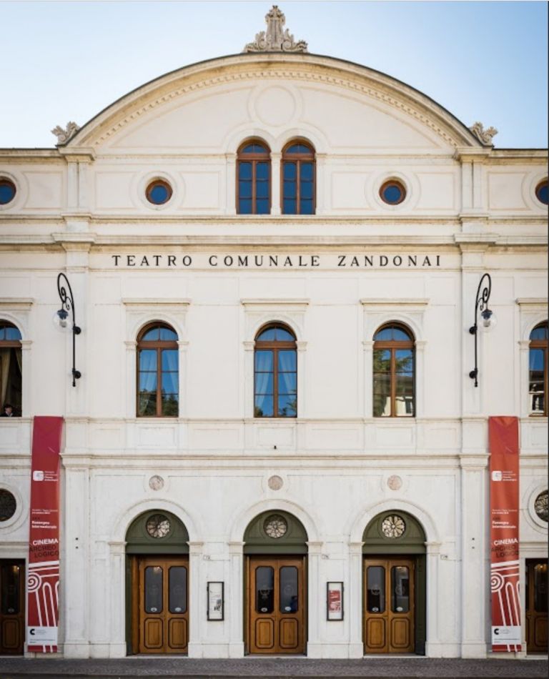 Teatro Zandonai, Rovereto. La facciata ottocentesca