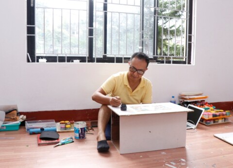 Tsherin Sherpa in his studio in Kathmandu, 2016. Courtesy of the artist and Rossi & Rossi