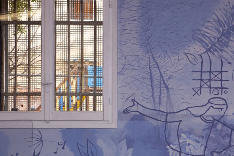 Adoration, film installation, detail wall painting and window. Courtesy the Artist, LIAF, Centraal Museum Utrecht, Ellen de Bruijne Projects, ChertLüdde Photo Tania Innocenti 2022