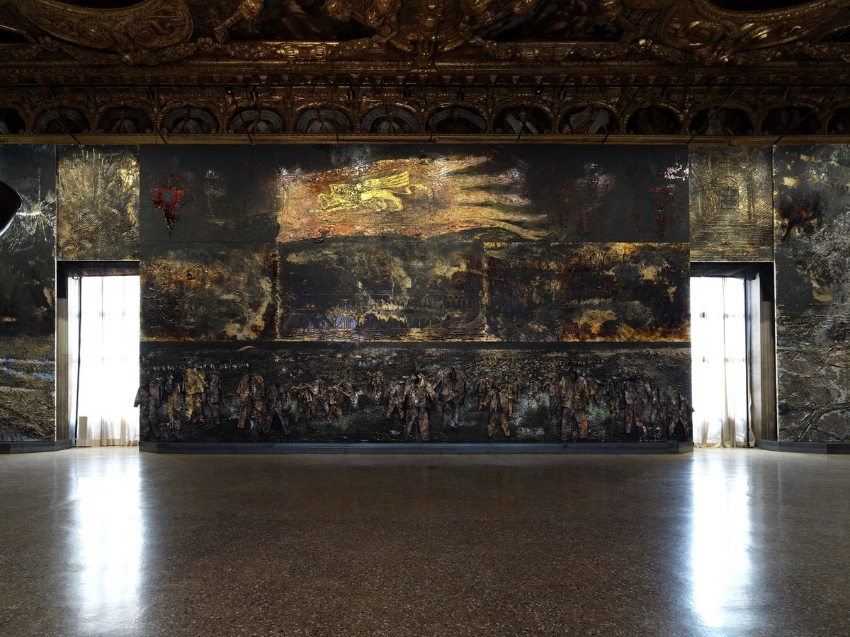 Anselm Kiefer. Questi scritti, quando verranno bruciati, daranno finalmente un po' di luce (Andrea Emo). Exhibition view at Palazzo Ducale, Venezia 2022 © Anselm Kiefer. Photo Georges Poncet. Courtesy Gagosian