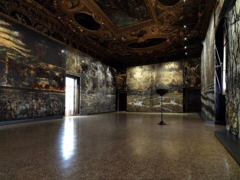 Anselm Kiefer. Questi scritti, quando verranno bruciati, daranno finalmente un po' di luce (Andrea Emo). Exhibition view at Palazzo Ducale, Venezia 2022 © Anselm Kiefer. Photo Georges Poncet. Courtesy Gagosian