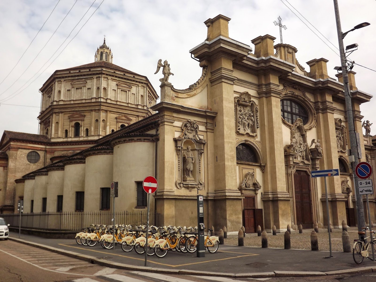Basilica di Santa Maria della Passione, Milano