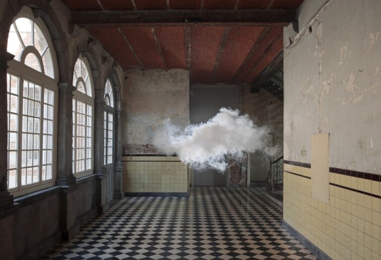 Berndaut Smilde, Nimbus d’Aspremont, 2012. Courtesy l'artista & Ronchini Gallery. Photo Cassander Eeftinck Schattenkerk