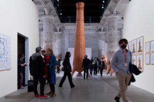 Museografica e di ricerca. La Biennale di Venezia secondo Sara Dolfi Agostini