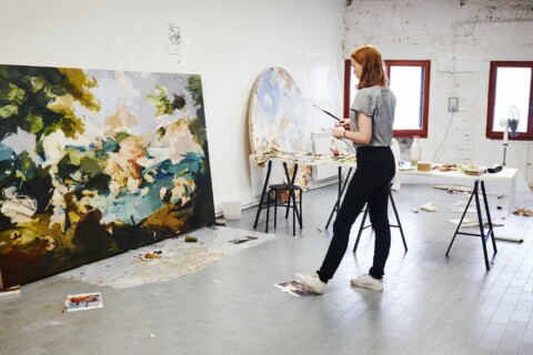 Flora Yukhnovich in the Victoria Miro Venice residency studio, September 2019