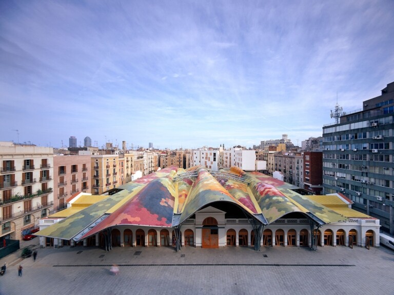 EMBT, Mercado de Santa Caterina. Photo Roland Halbe