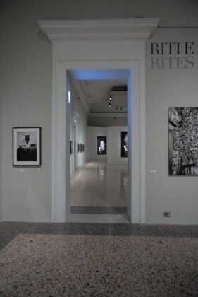 Ferdinando Scianna. Viaggio Racconto Memoria. Exhibition view at Palazzo Reale, Milano 2022