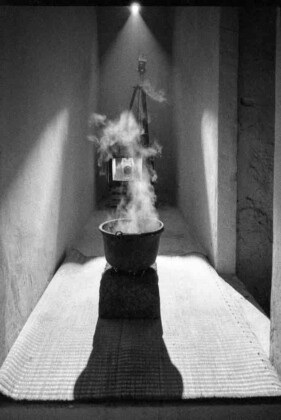 Bill Viola Il vapore, 1975 installazione MAXXI, Museo nazionale delle arti del XXI secolo, Roma (veduta dell'installazione, Zona, Firenze 1975, foto © 1975 Gianni Melotti)