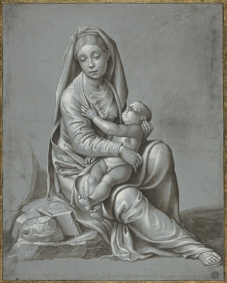 Giovan Francesco Caroto, Madonna con il Bambino seduta su una roccia, 1530, pennello, acquerello bruno, lumeggiature a biacca, su carta preparata grigia, 372 x 297 mm. Parigi, Musée du Louvre © Rmn Gran Palais - Dist. Foto Scala, Firenze