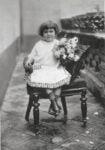 Guillermo Kalho, Frida Kahlo a quattro anni, Messico, 1911. Stampa alla gelatina d'argento, vintage