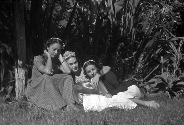 Leo Matiz, Rosa, Frida e Cristina, Messico, 1941. Stampa alla gelatina d'argento