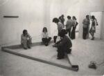 L’inaugurazione della Galleria Ugo Ferranti a Roma nel 1974 con personale di Richard Nonas