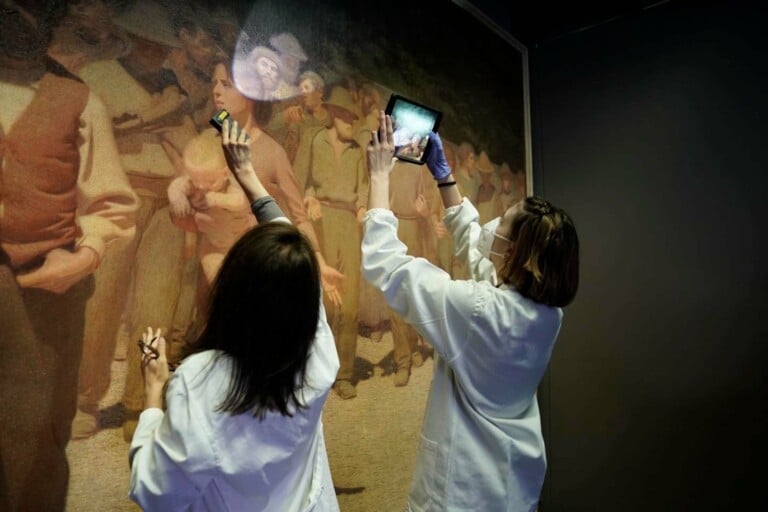 Lo spostamento del Quarto Stato dal Museo del Novecento di Milano Foto Margherita Gnaccolini