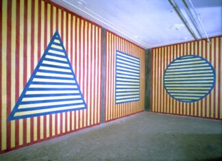L'opera site specific di Sol LeWitt alla Galleria Ugo Ferranti nell'ambito della mostra “Sol LeWitt – Cy Twombly, New Works”, dal 14 dicembre 1983